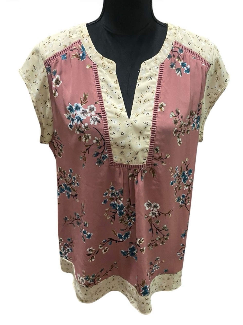 DR2 Floral Split-Neck Blouse